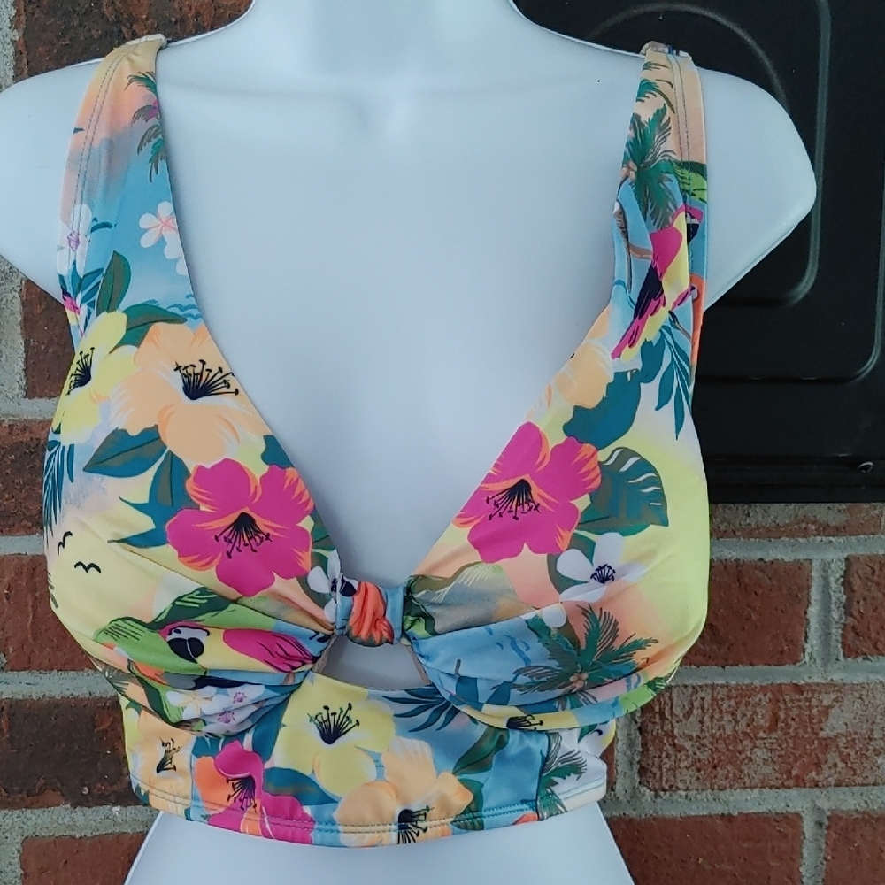 Lane Bryant Knotted Front Underwire Parrot Scene Bikini Top Size 38DDD